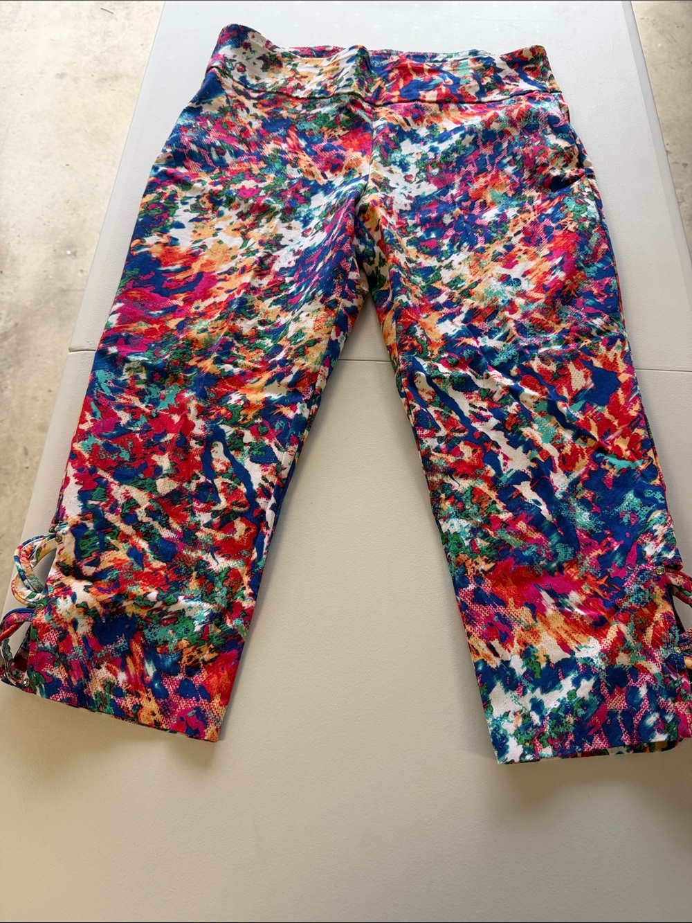 Attyre Multicolor Abstract Print Cropped Pant in Blue Pink Orange Green, Size 10